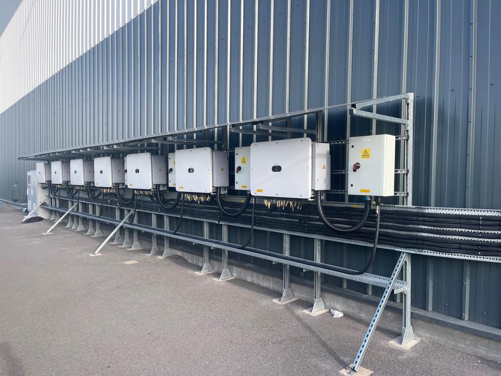 Commercial rooftop solar installation