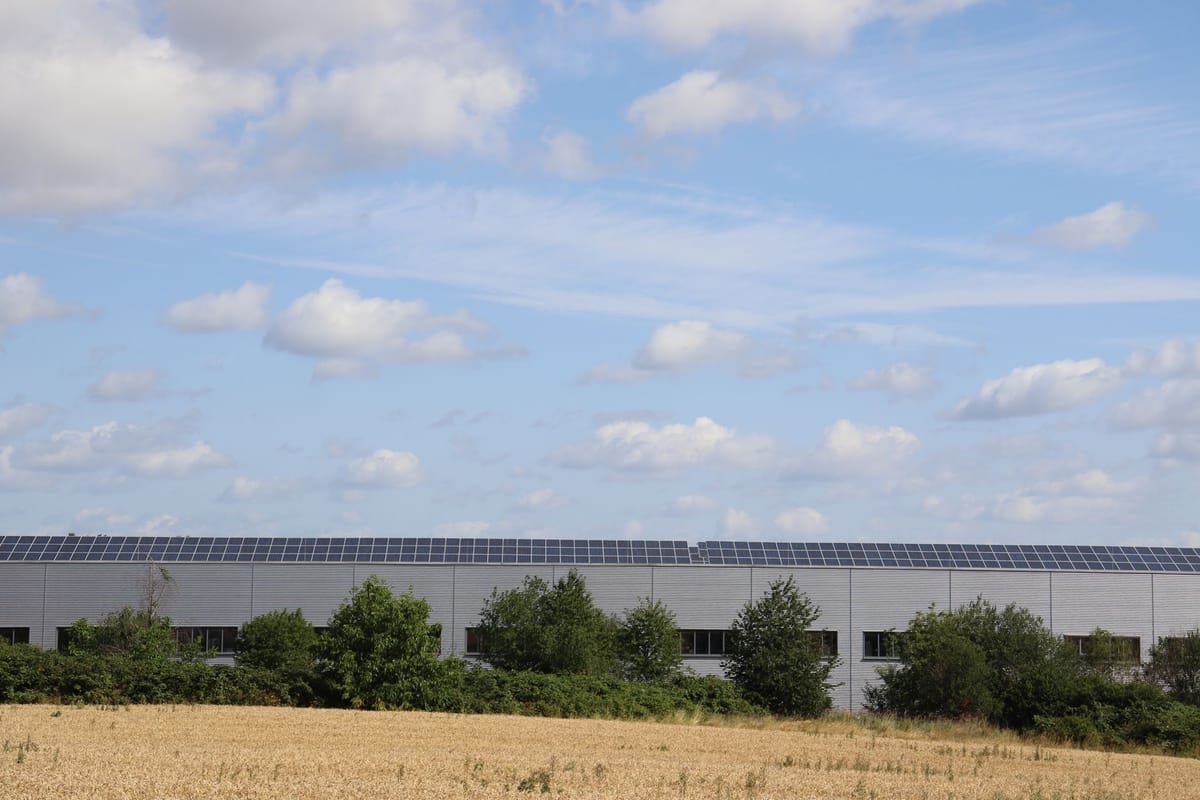 Commercial Solar Milton Keynes: Magna Park, PLP and the Distribution Centre Guide